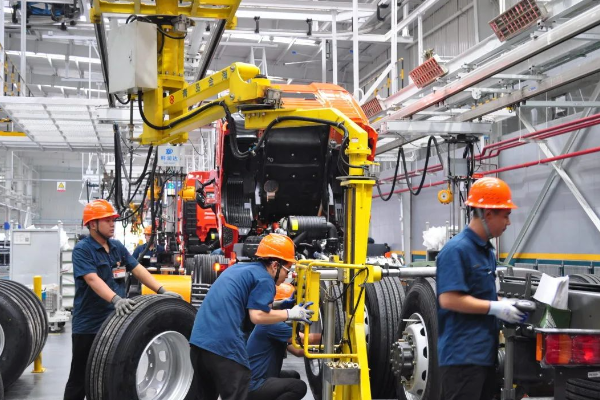 奋战二季度丨马力全开，跑出中国重汽“加速度”！